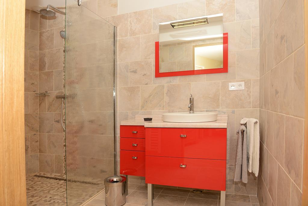 Mas De Carabelle Bed & Breakfast La Roque-Alric Ruang foto