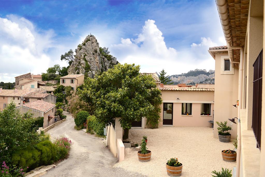 Mas De Carabelle Bed & Breakfast La Roque-Alric Bagian luar foto
