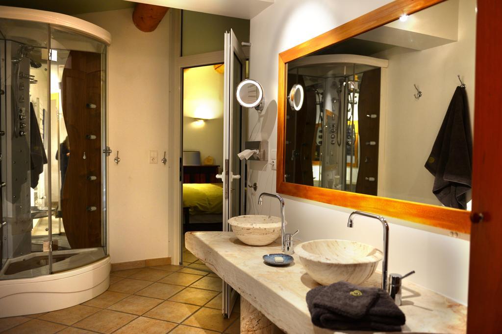 Mas De Carabelle Bed & Breakfast La Roque-Alric Ruang foto