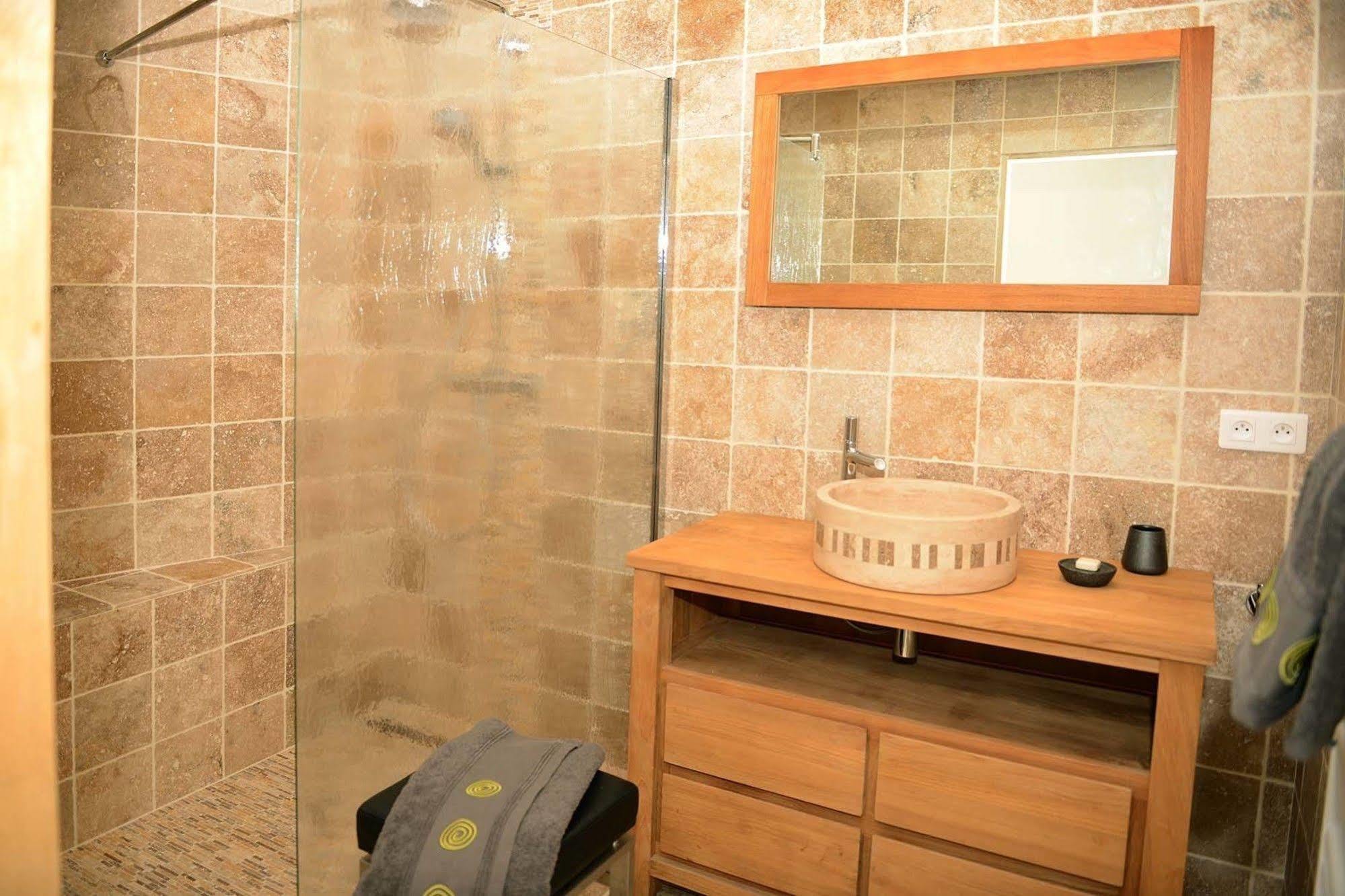 Mas De Carabelle Bed & Breakfast La Roque-Alric Bagian luar foto